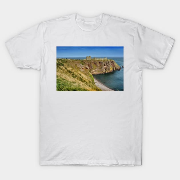 Dunnottar Castle on the Aberdeenshire coastline, Scotland T-Shirt by richflintphoto